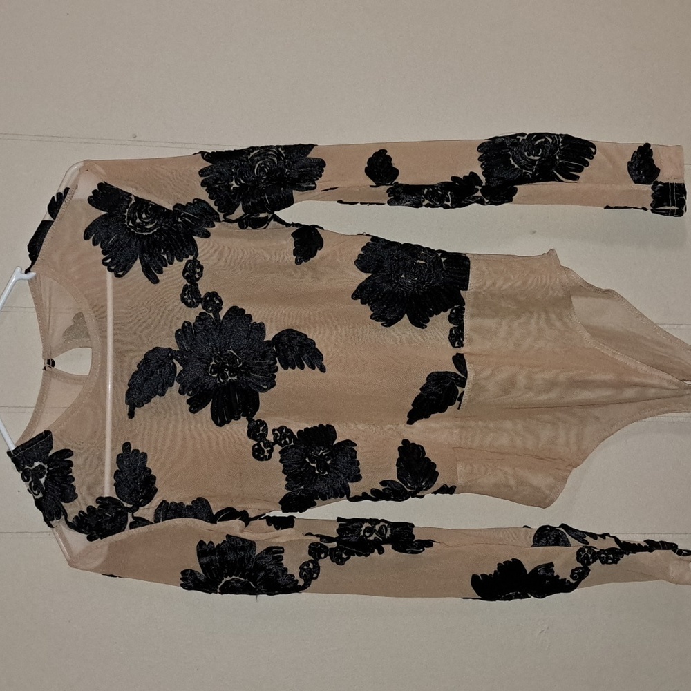 9 cute flowered bodysuit